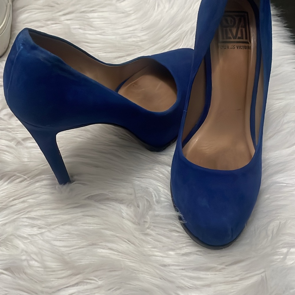 Pour La Victoire Royal Blue Heels